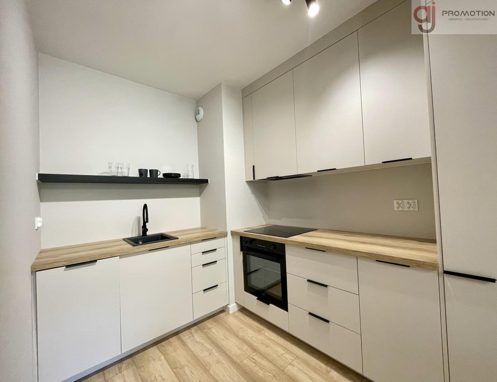 Apartament z wydzieloną sypialnią - ul. Milionowa - Widok 5