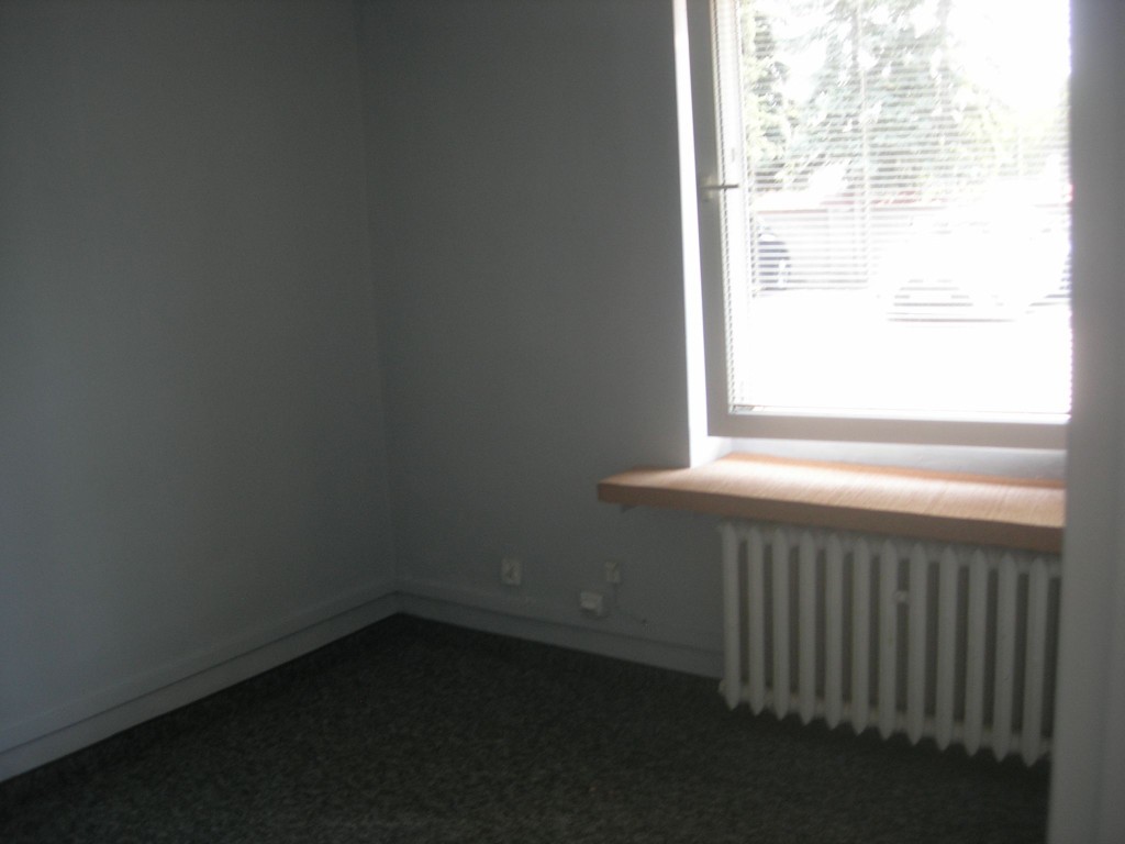 Krzyki parter miejsce postojowe – další