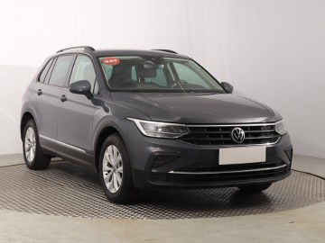 Volkswagen Tiguan , Salon Polska, 1. Właściciel, DSG, VAT 23%, Klimatronic,