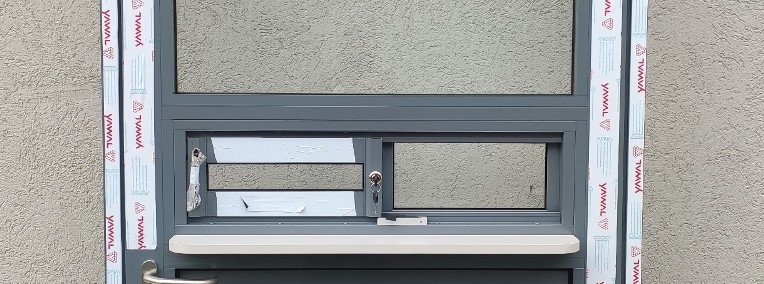 Drzwi aluminiowe z oknem przesuwnym w bok  - na wymiar-1