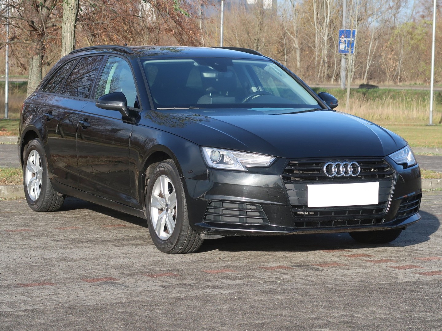 Audi A4 B9 , Navi, Xenon, Bi-Xenon, Klimatronic, Tempomat, Parktronic