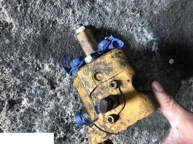 JCB 3cx 4cx - Rozdzielacz Wysuwu Ramienia-1