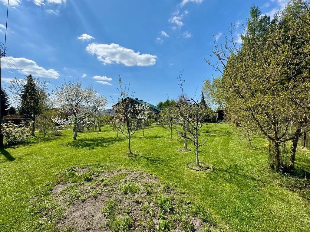 Działka budowlana z ogrodem 800 m² - Widok 2