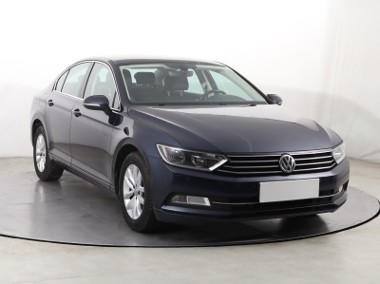 Volkswagen Passat B8 , Salon Polska, Klimatronic, Tempomat, Parktronic-1
