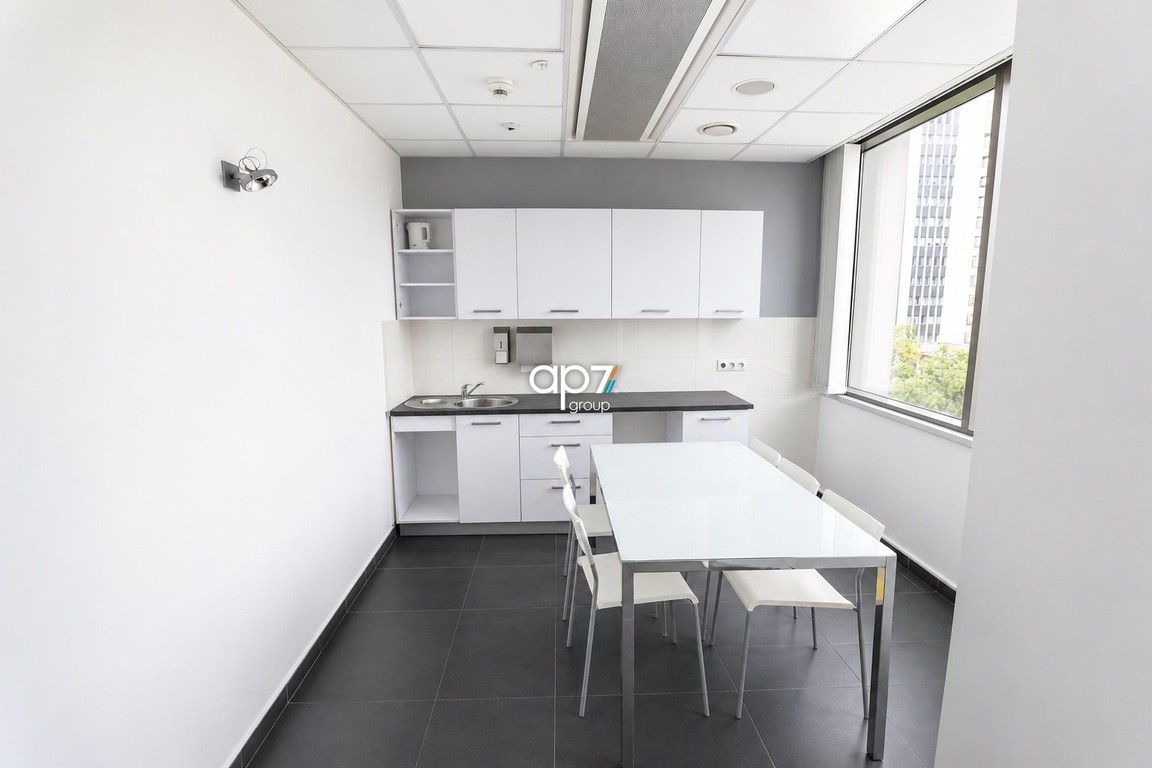 Biuro do wynajęcia, 145 m², 5 pomieszczeń Kraków – další