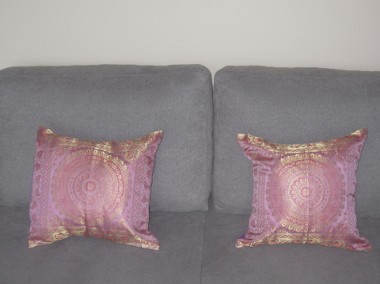 Poszewki na poduszki w kolorze fioletowo-złotym-1