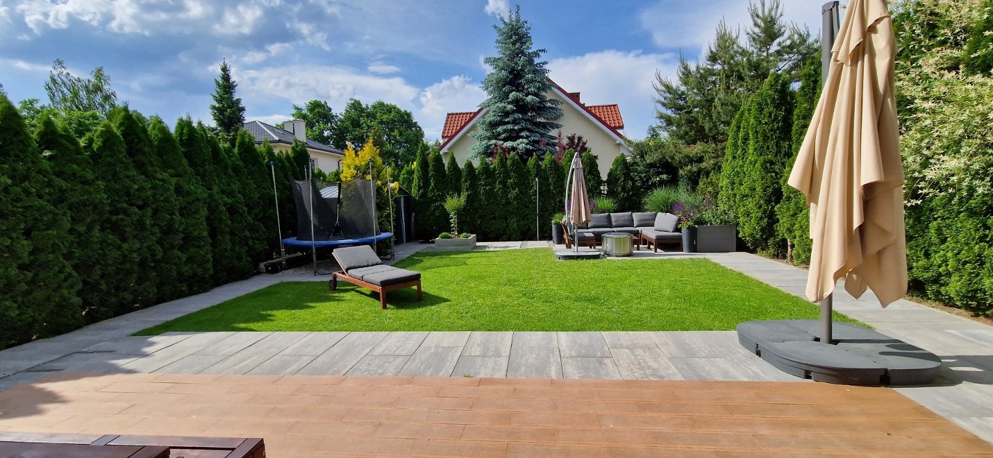 Dom z pięknym ogrodem i dobrym rozkładem, w pełni wyposażony- bezpośrednio-Wawer