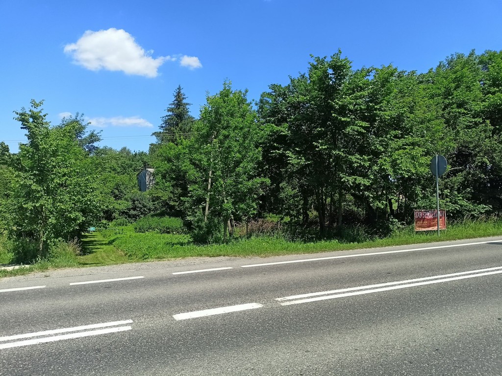 Działka 2990 m2 z domem do remontu przy drodze wojewódzkiej 886 okolice Sanoka
