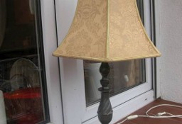 lampka/ lampa na ozdobnej nodze z metalu