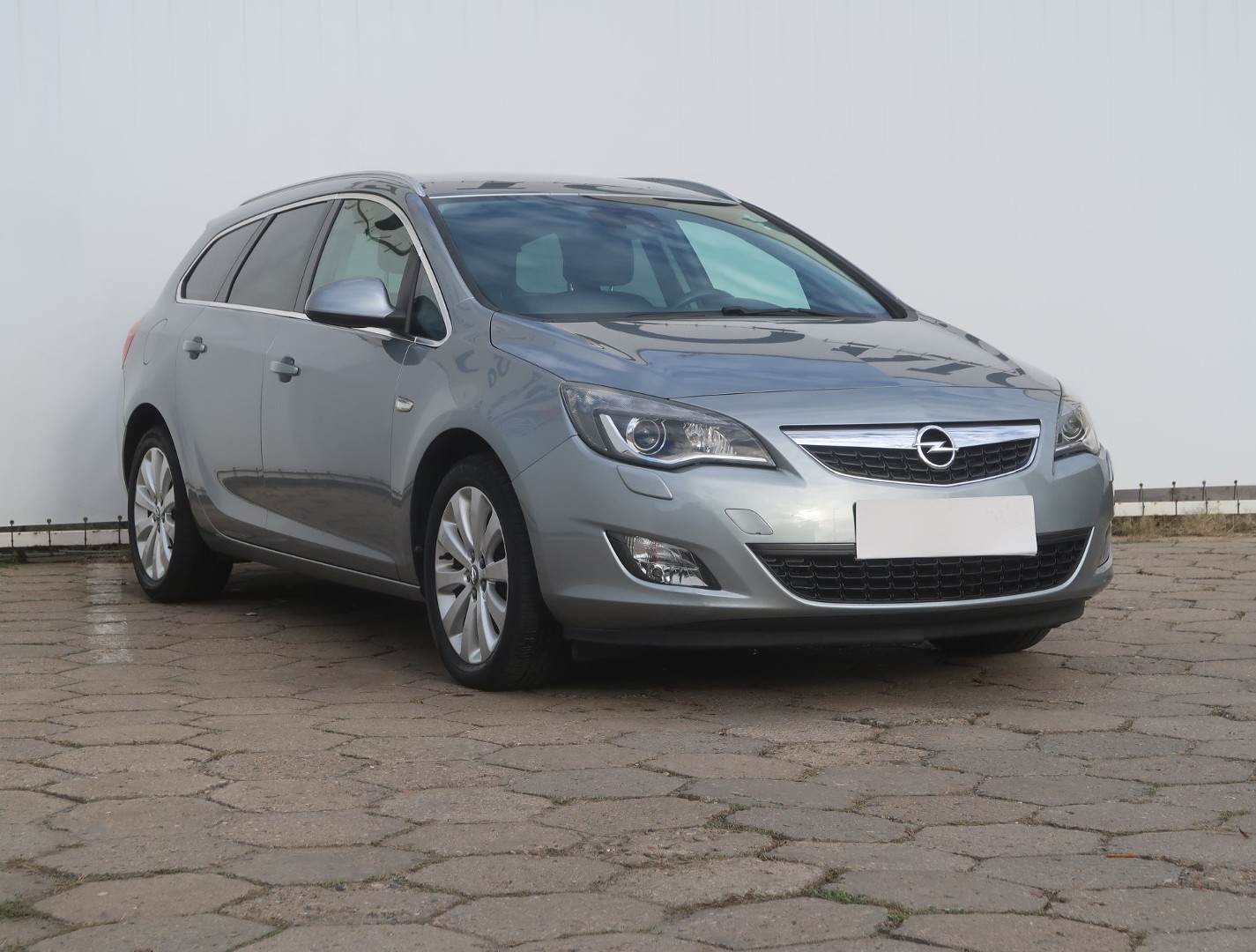 Opel Astra J , Skóra, Navi, Xenon, Bi-Xenon, Klimatronic, Tempomat,