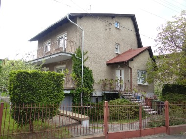 Dom w atrakcyjnej lokalizacji w Kolonii Gosławickiej-1
