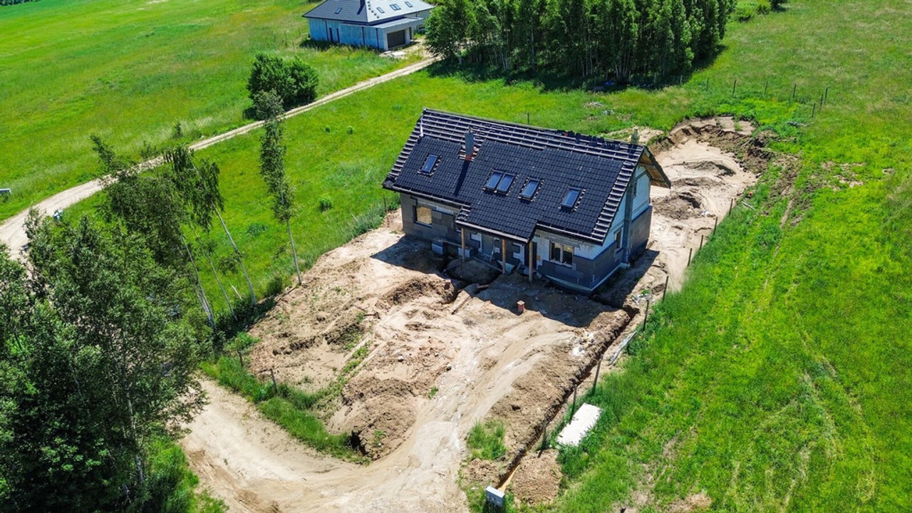 Dom z dużą działką i łatwym dojazdem do Trójmiasta