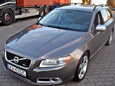 Volvo V70 III-1