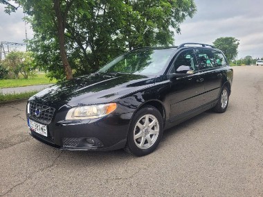 Volvo V70 III-1