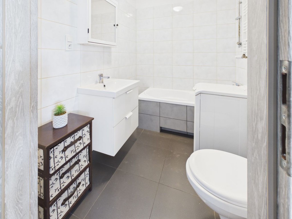 2 pokoje | duży balkon | miejsce na 2 auta – pohled 5