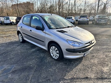 1.1 Zadbany, nowe opony wielosezonowe