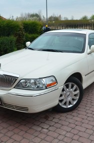 Lincoln Town Car III Signature Limited-2