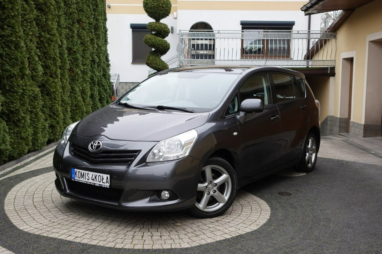 Toyota Verso 2.0 D4D - Climatronic - Panorama - GWARANCJA - Zakup Door To Door