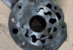 John Deere 6910, 6910S Obudowa Pompy Oleju Łożyska R109001 JD10269 R108926 R108928