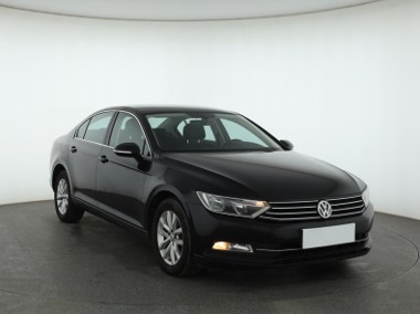 Volkswagen Passat B8 , Salon Polska, Navi, Klimatronic, Tempomat, Parktronic-1