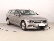 Volkswagen Passat B8 , Automat, Navi, Klimatronic, Tempomat, Parktronic