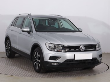 Volkswagen Tiguan , Serwis ASO, Navi, Klimatronic, Tempomat, Parktronic,-1
