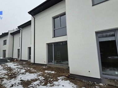 <p>Dwupoziomowe z ogródkiem blisko lasu + 2 miejsca</p>-1