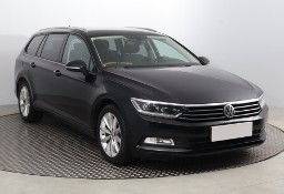 Volkswagen Passat B8 , Navi, Klimatronic, Tempomat, Parktronic,