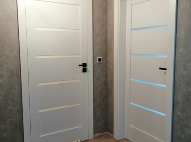 Drzwi wewnętrzne Białe nowoczesne pokojowe Porta DRE  montaż-1