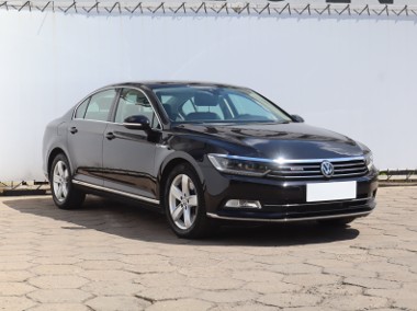 Volkswagen Passat B8 , Salon Polska, Automat, Skóra, Navi, Klimatronic, Tempomat,-1