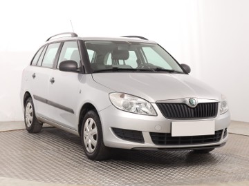 Skoda Fabia II , Klima, Parktronic, Podgrzewane siedzienia