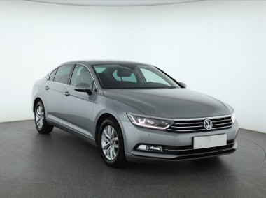 Volkswagen Passat B8 , Salon Polska, 1. Właściciel, Serwis ASO, VAT 23%, Navi,-1