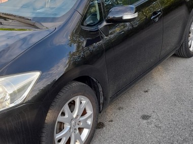 Toyota Auris 1,4 benzyna-1