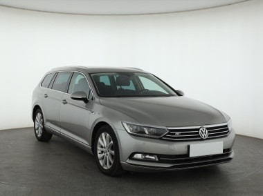 Volkswagen Passat B8 , Skóra, Navi, Klimatronic, Tempomat, Parktronic,-1
