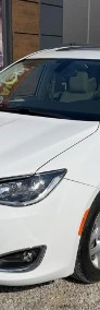 Chrysler Pacifica-3