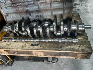 Wał korbowy liebherr 3020319 do silnika Liebherr D906 / D916-1