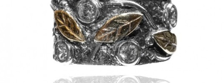 Pierścionek obrączka srebrny FOGLIA oksydowany i pozłacany z cyrkoniami-1