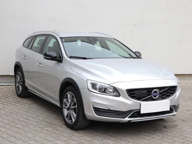 Volvo V60 II V60 Cross Country , Salon Polska, GAZ, Automat, Skóra, Xenon, Klimat-1