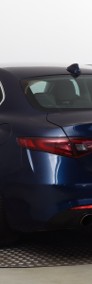 Alfa Romeo Giulia , Salon Polska, Serwis ASO, Automat, Skóra, Navi, Xenon,-4