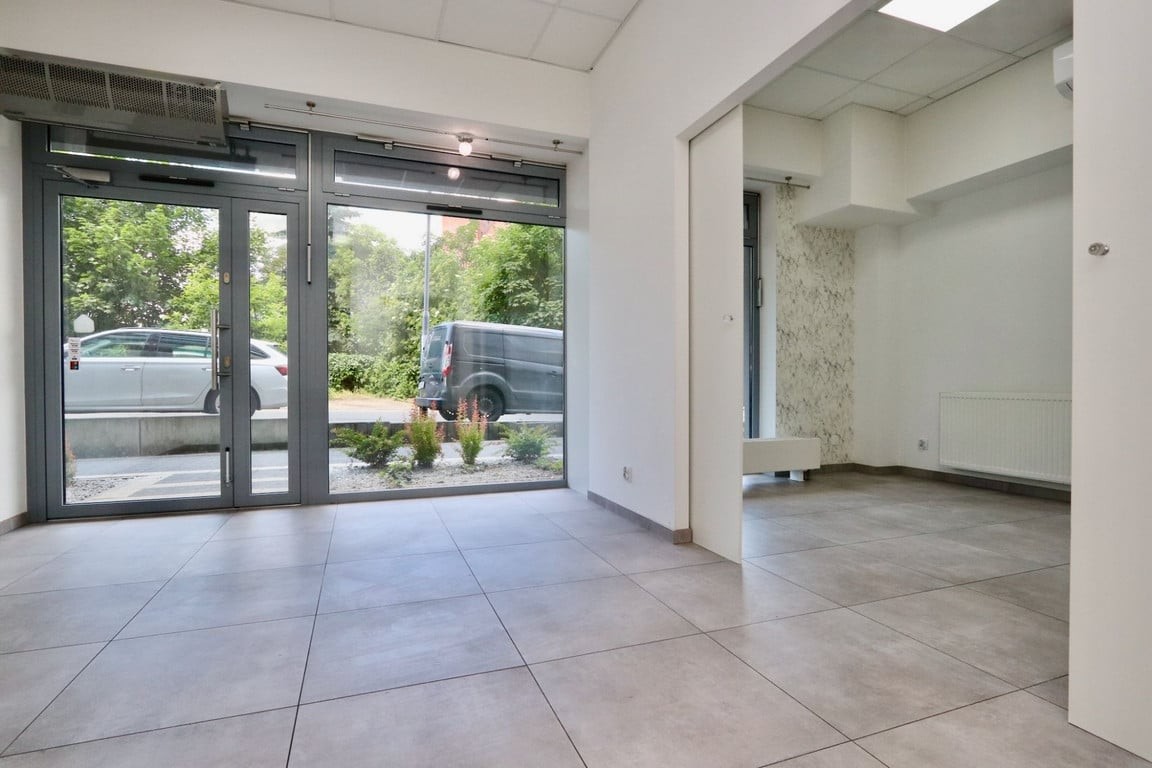 Lokal użytkowy z ogólnodostępnym parkingiem dla klientów, blisko centrum - Widok 5