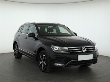 Volkswagen Tiguan , Salon Polska, Serwis ASO, 240 KM, DSG, VAT 23%, Navi,-1