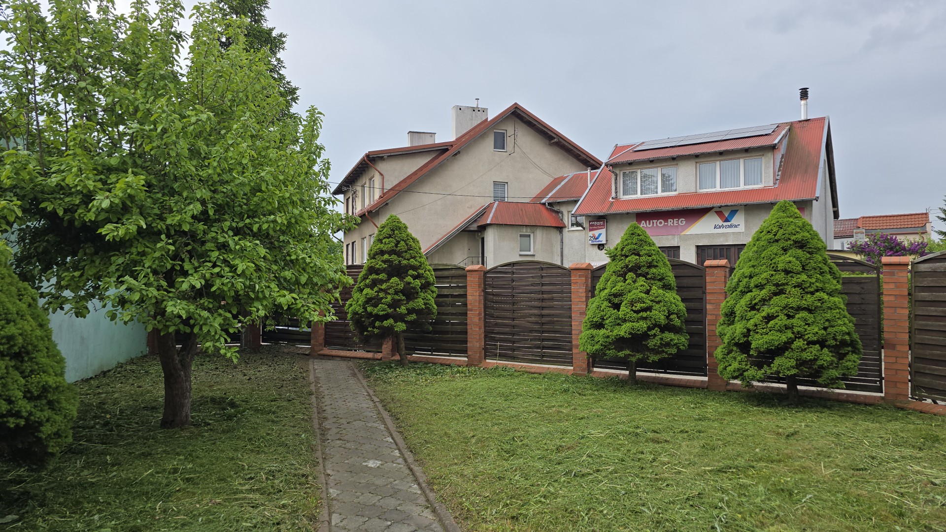Przestronny dom z ogrodem 180m^2