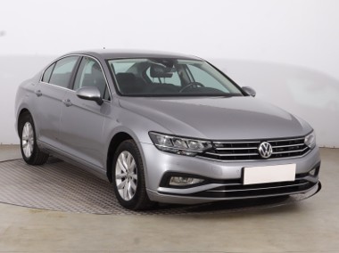 Volkswagen Passat B8 , Salon Polska, Navi, Klimatronic, Tempomat, Parktronic,-1