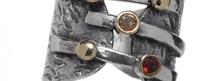 Pierścionek srebrny oksydowany z kolorowymi cyrkoniami-1