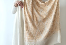 Duży szal szalik orientalny biały kremowy złoty wzór indyjski arabski