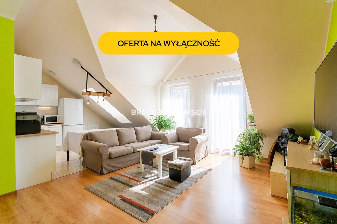 2-pok, 48 m² (ok. 60 m² po podłodze), balkon