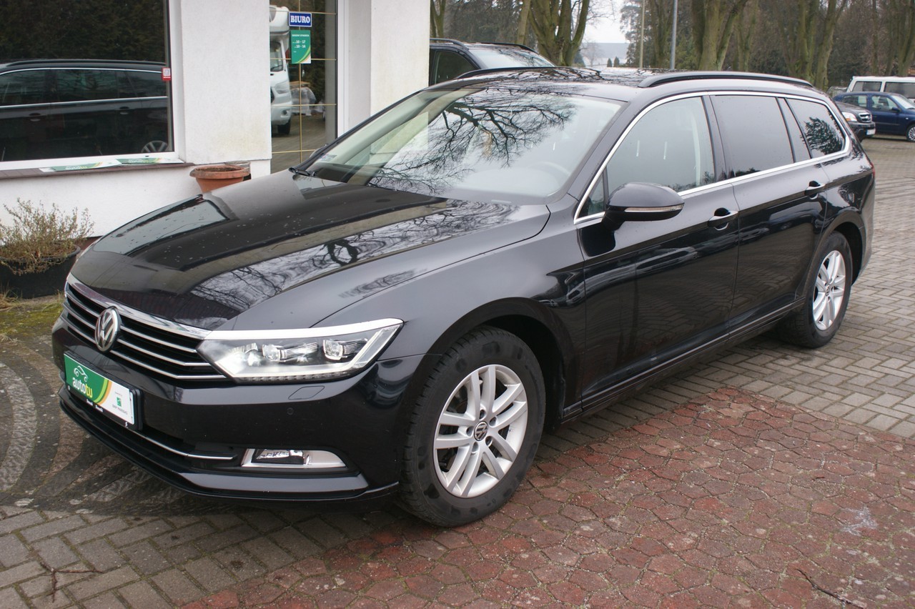 Volkswagen Passat B8 1,4 150KM Panoramadach Klimatronic Nawigacja Parktronic LED Tempomat