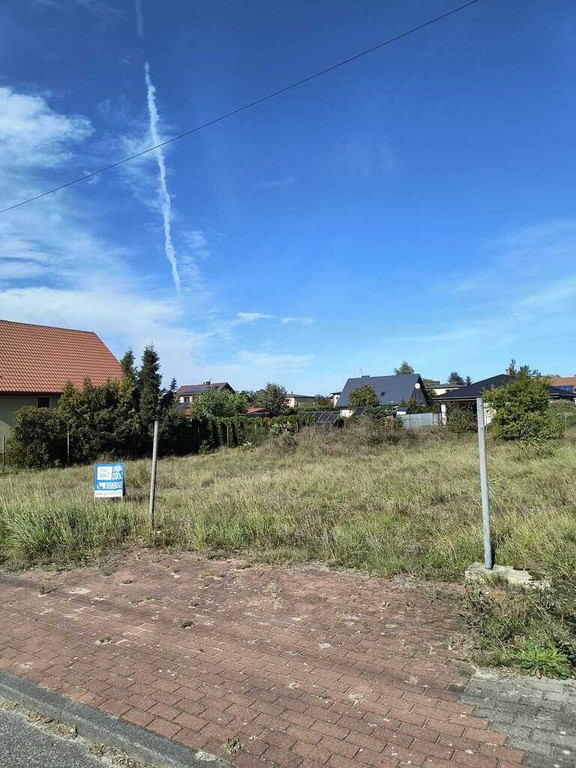 Działka ze wszystkimi mediami w dobrej lokalizacji - Widok 3
