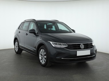 Volkswagen Tiguan , Salon Polska, 1. Właściciel, DSG, VAT 23%, Klimatronic,-1