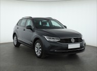 Volkswagen Tiguan , Salon Polska, 1. Właściciel, DSG, VAT 23%, Klimatronic,